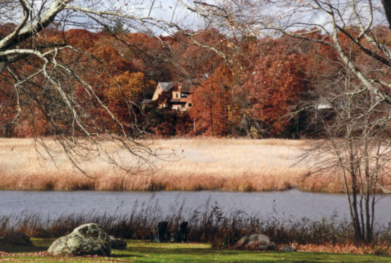 The Bee and Thistle Inn with the Jefferson River in the foreground