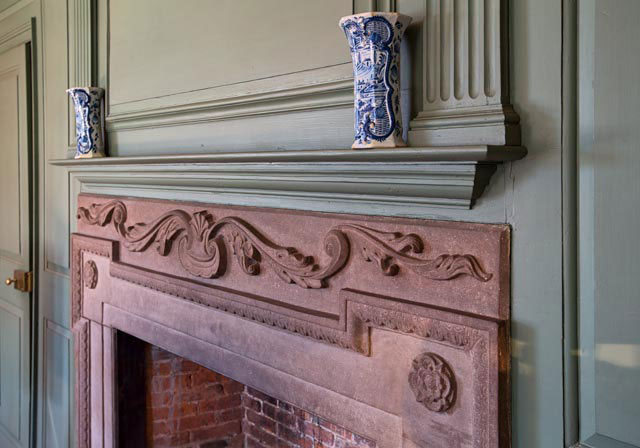 Silas Deane House Mantle